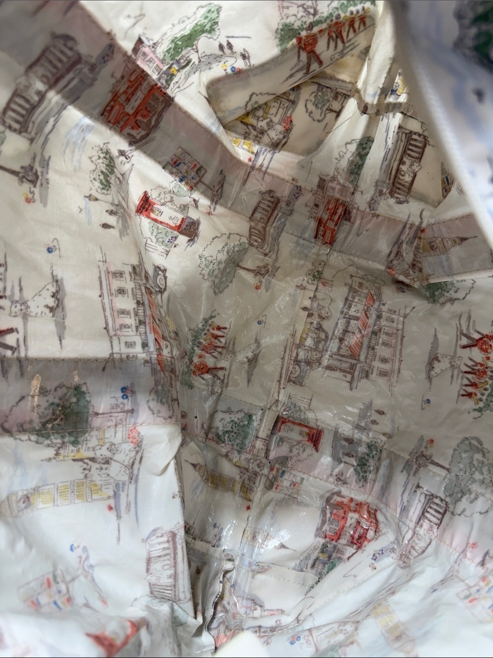 Cath Kidston Billie Goes To Town Cream London Scene Canvas Travel Bag - Picture 6 of 14